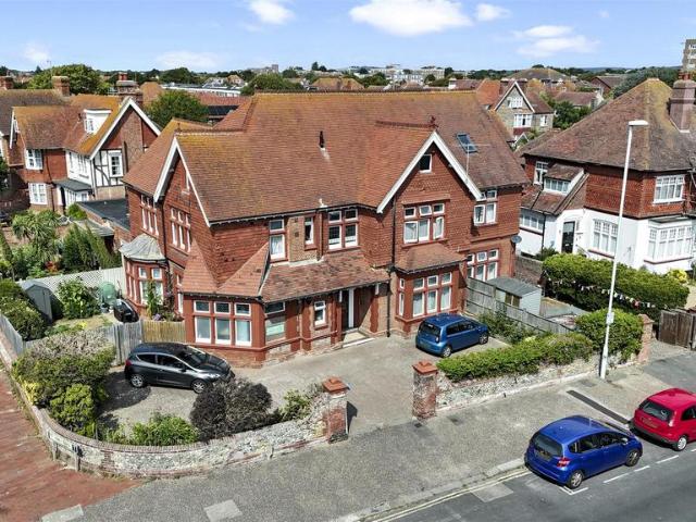 Flat for sale in West Worthing, Worthing