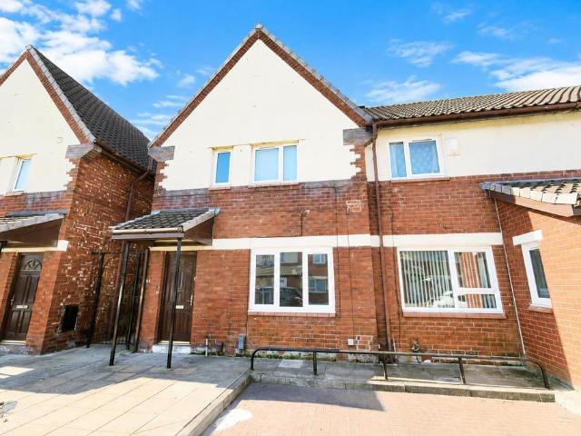 Flat for sale in Cheadle, Greater Manchester