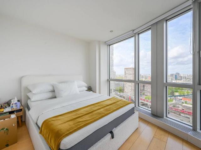 Flat for sale in Greenwich Peninsula, Isle Of Man