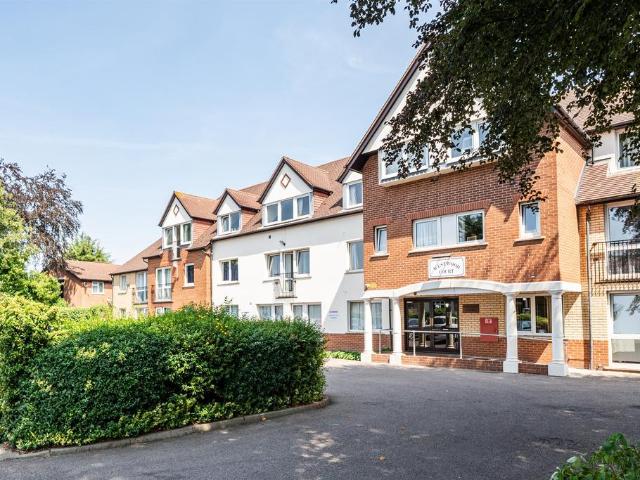 Flat for sale in Edmonton, Greater London