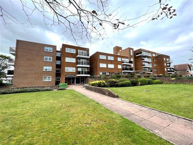 Flat for sale in West Worthing, Worthing