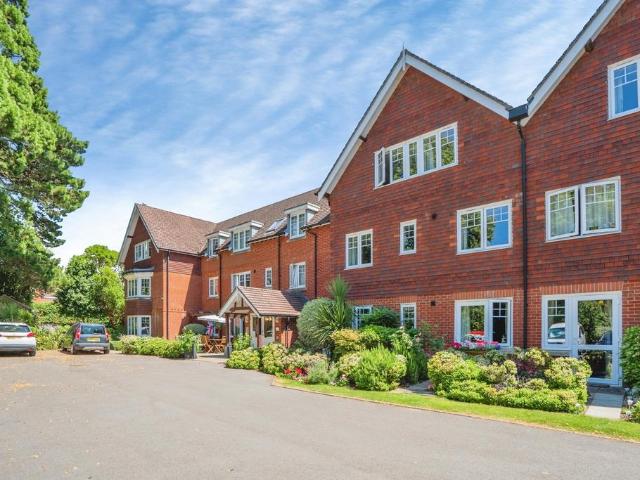 Flat for sale in Spring Vale, Hampshire