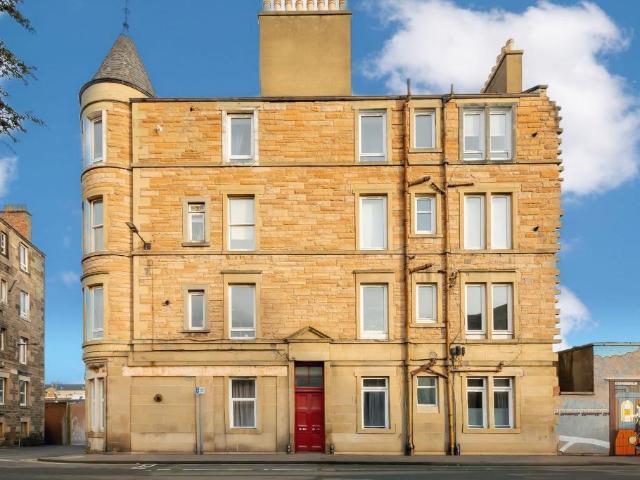 Flat for sale in Hillside, Leith