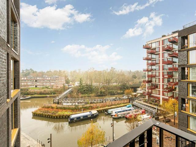 Flat for sale in London Borough of Hounslow, Isle Of Man