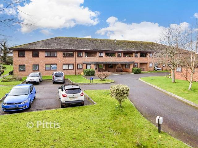Flat for sale in Fairlee, Shide