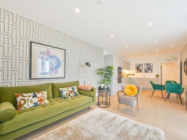 Flat for sale in London Borough of Ealing, Isle Of Man
