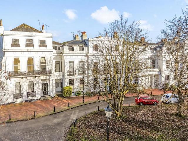 Flat for sale in West Worthing, Worthing
