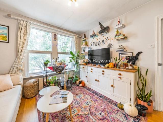 Flat for sale in East Dulwich, Isle Of Man