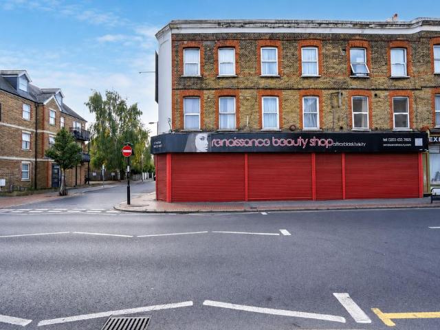 Flat for sale in London Borough of Croydon, South Norwood