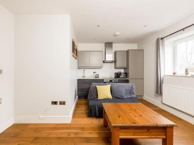 Flat for sale in Broadmead, Feckenham