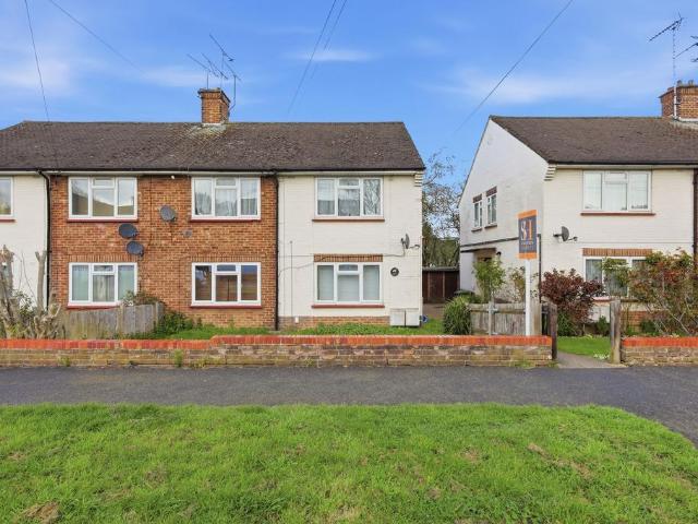 Flat for sale in Hutton Mount, Navestock Side