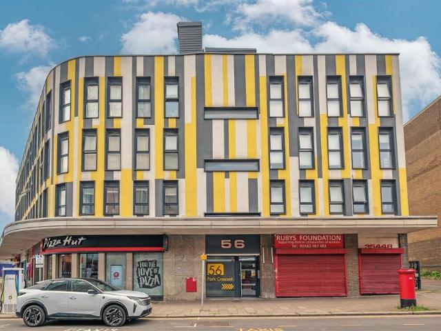 Flat for sale in Spring Park, Luton