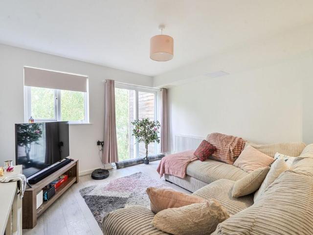 Flat for sale in Lewes, Iford