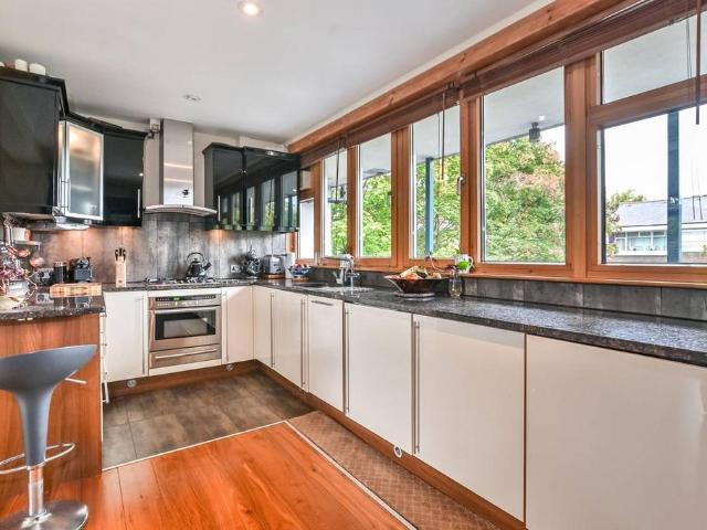 Flat for sale in Saint Pancras, Greater London