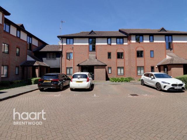 Flat for sale in Hutton, Navestock Side