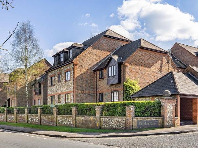 Flat for sale in Chepping Wycombe, Flackwell Heath