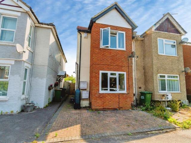 Flat for sale in Hill, City Of Southampton