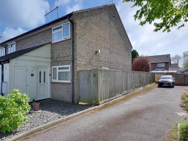 Flat for sale in Throop, Isle Of Man