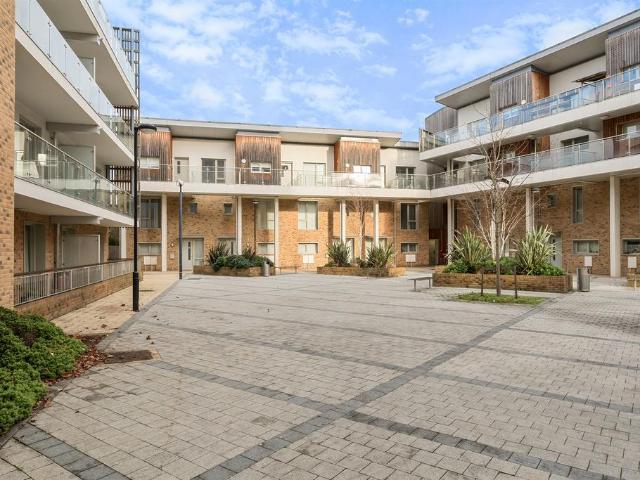 Flat for sale in Maidenhead