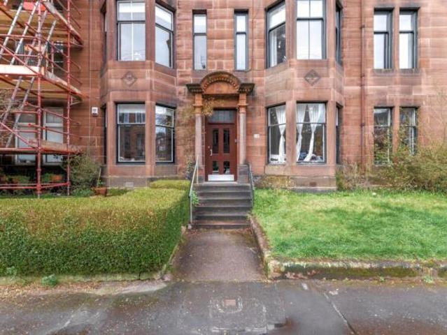 Flat for sale in Hyndland, Scotland