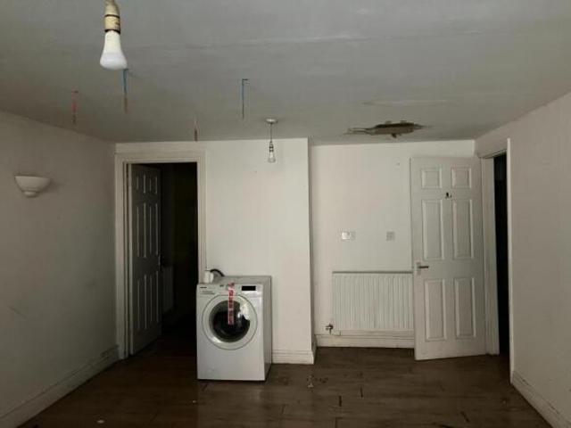 Flat for sale in Barton Stacey, Hampshire