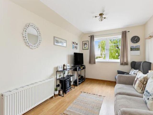 Flat for sale in Gilmerton, Scotland