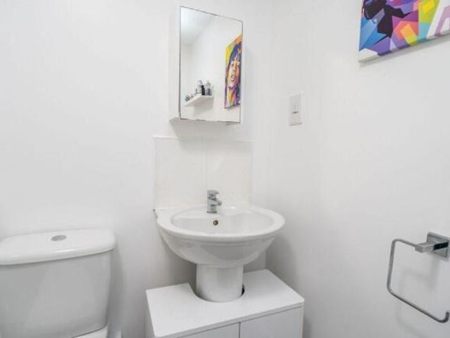 Flat for sale in Slateford, Scotland