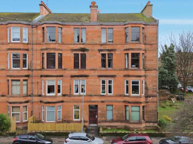 Flat for sale in Battlefield, Scotland