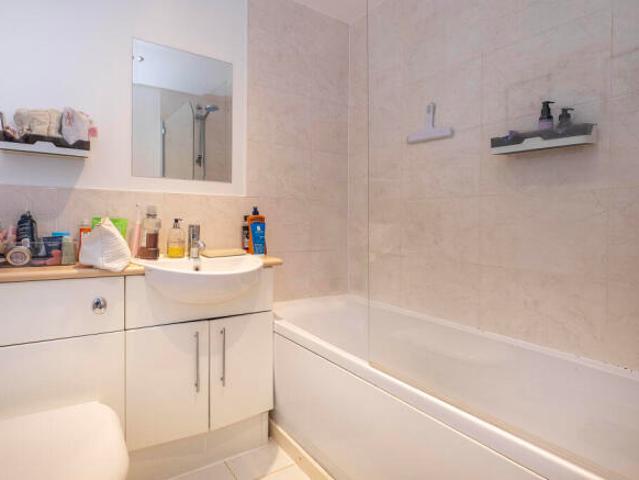 Flat for sale in Cat Hill