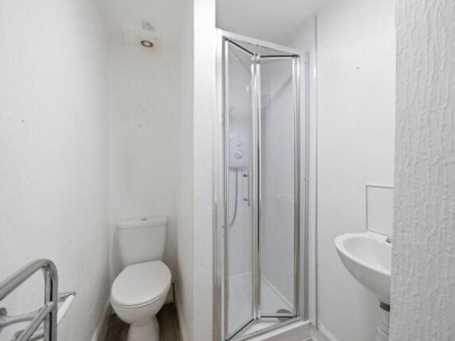 Flat for sale in Dalry, Scotland