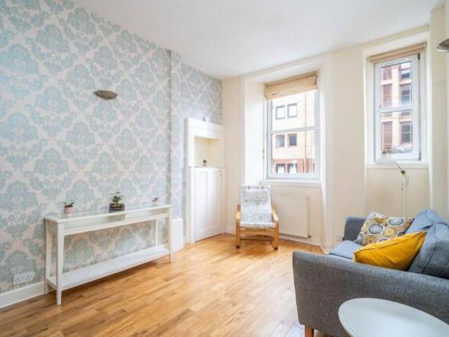 Flat for sale in Canonmills, Scotland