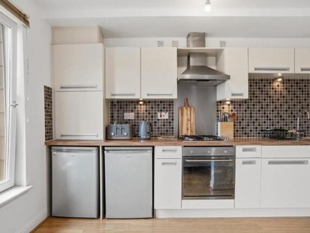 Flat for sale in Pollokshields, Scotland