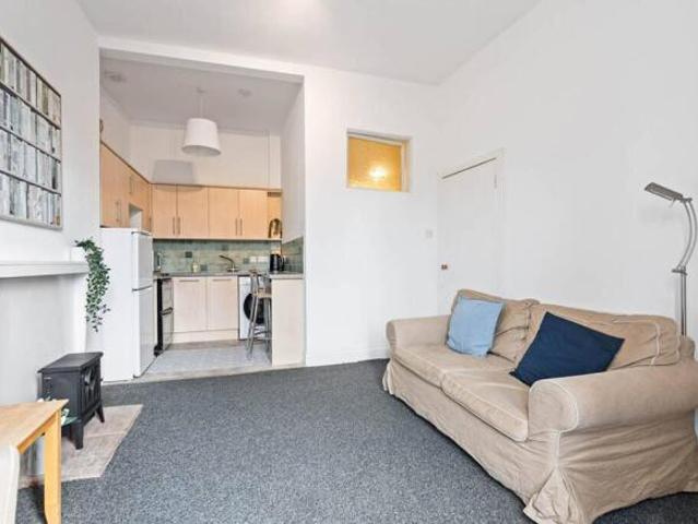 Flat for sale in Morningside, Scotland