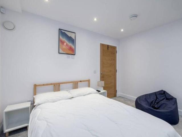 Flat for sale in Merchiston, Scotland