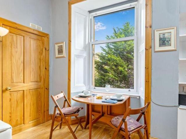 Flat for sale in Morningside, Scotland