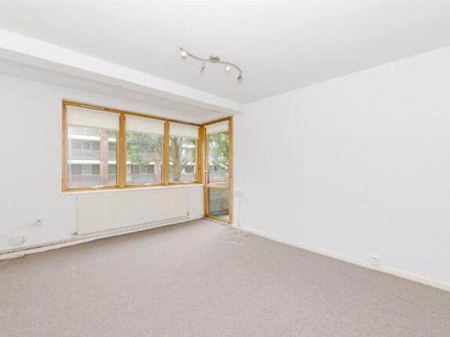 Flat for sale in Cat Hill
