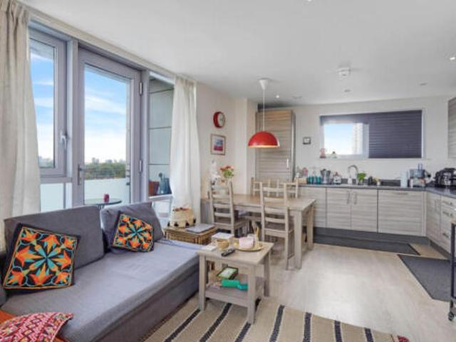 Flat for sale in Cat Hill