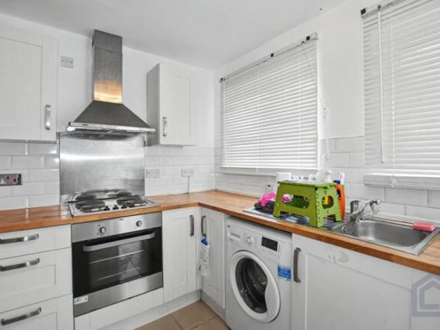 Flat for sale in Belvedere, Greater London