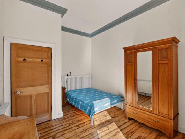 Flat for sale in Morningside, Scotland
