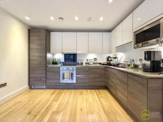 Flat for sale in Rotherhithe, Greater London