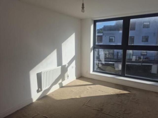 Flat for sale in Maidstone, Kent