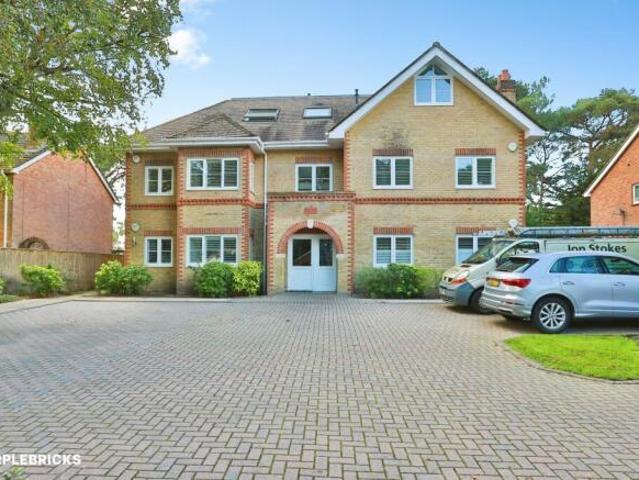 Flat for sale in Broadstone, Poole