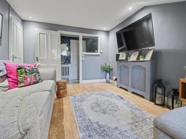 Flat for sale in Sholing, City Of Southampton