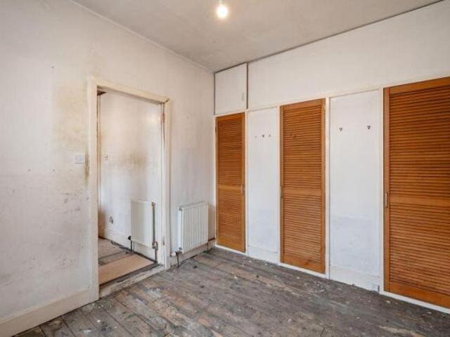 Flat for sale in Fountainbridge, Scotland