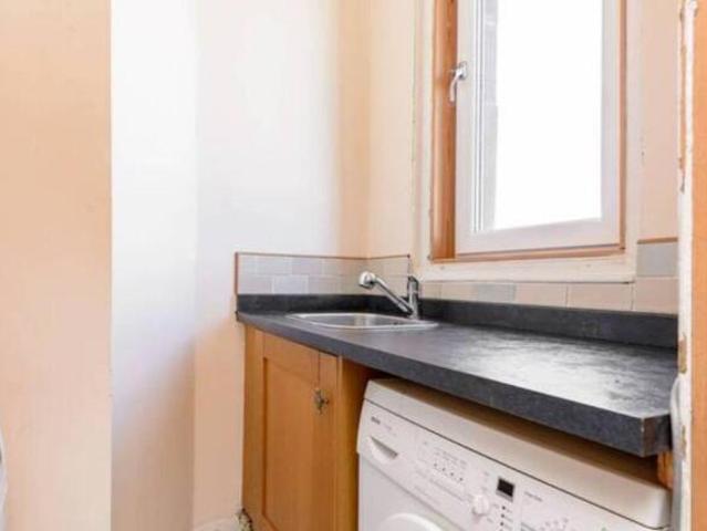Flat for sale in Slateford, Scotland