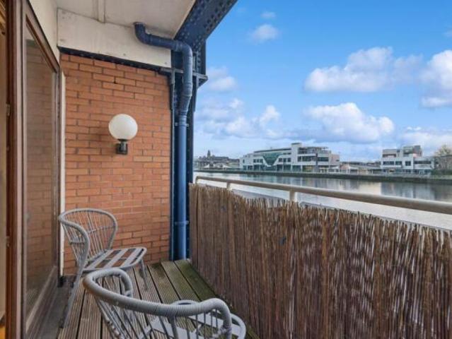 Flat for sale in Finnieston, Scotland