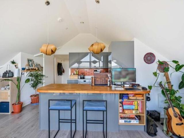 Flat for sale in Westborough, Surrey