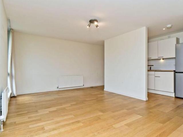Flat for sale in Granton, Scotland