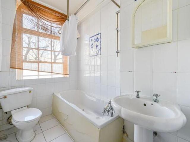 Flat for sale in St. John's Wood, Greater London