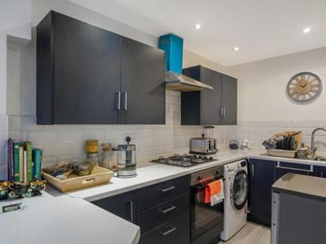 Flat for sale in Dennistoun, Scotland